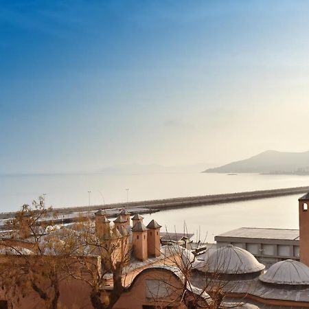 Golden Sea View - Old Town Apartment Кавала Екстериор снимка