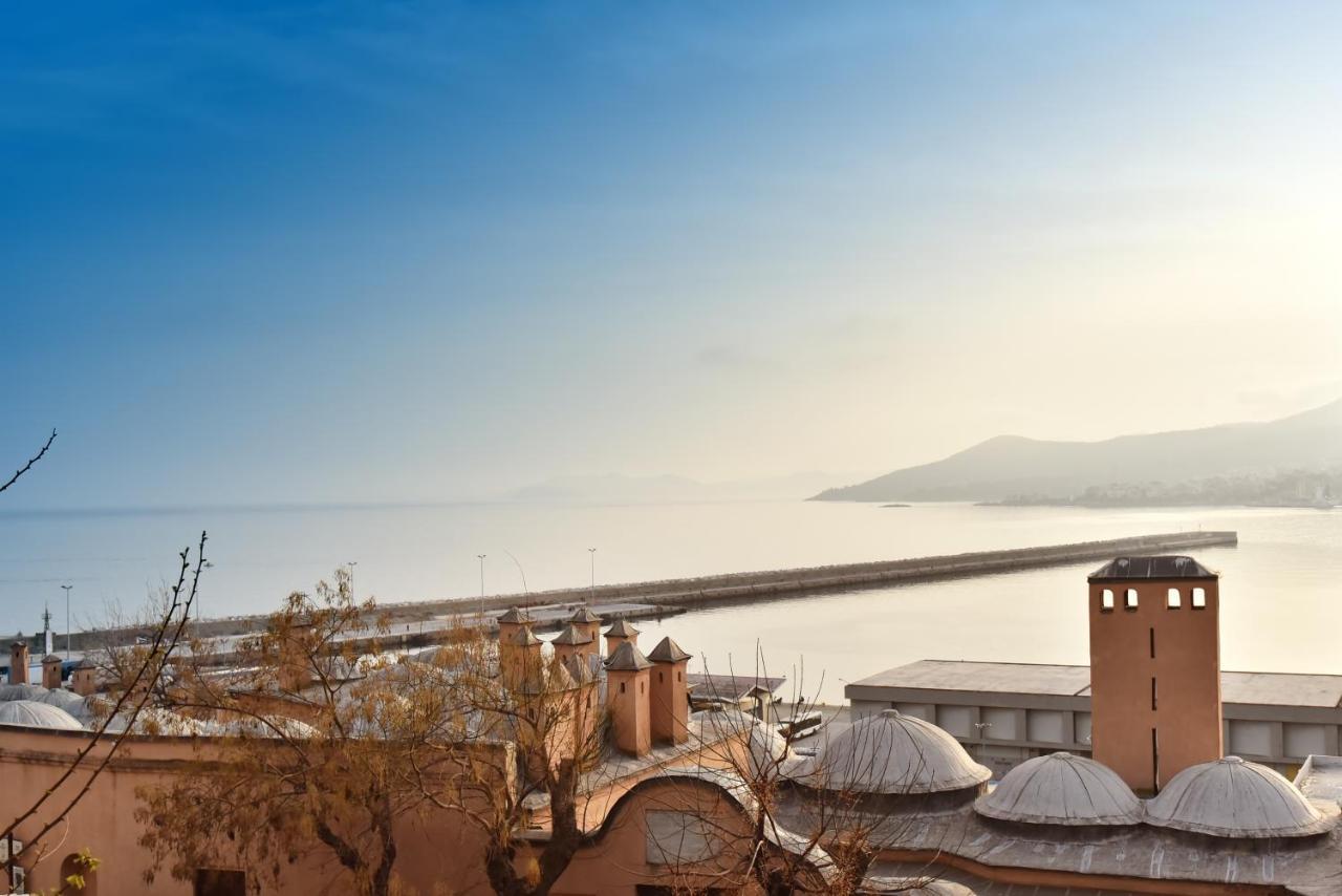 Golden Sea View - Old Town Apartment Кавала Екстериор снимка