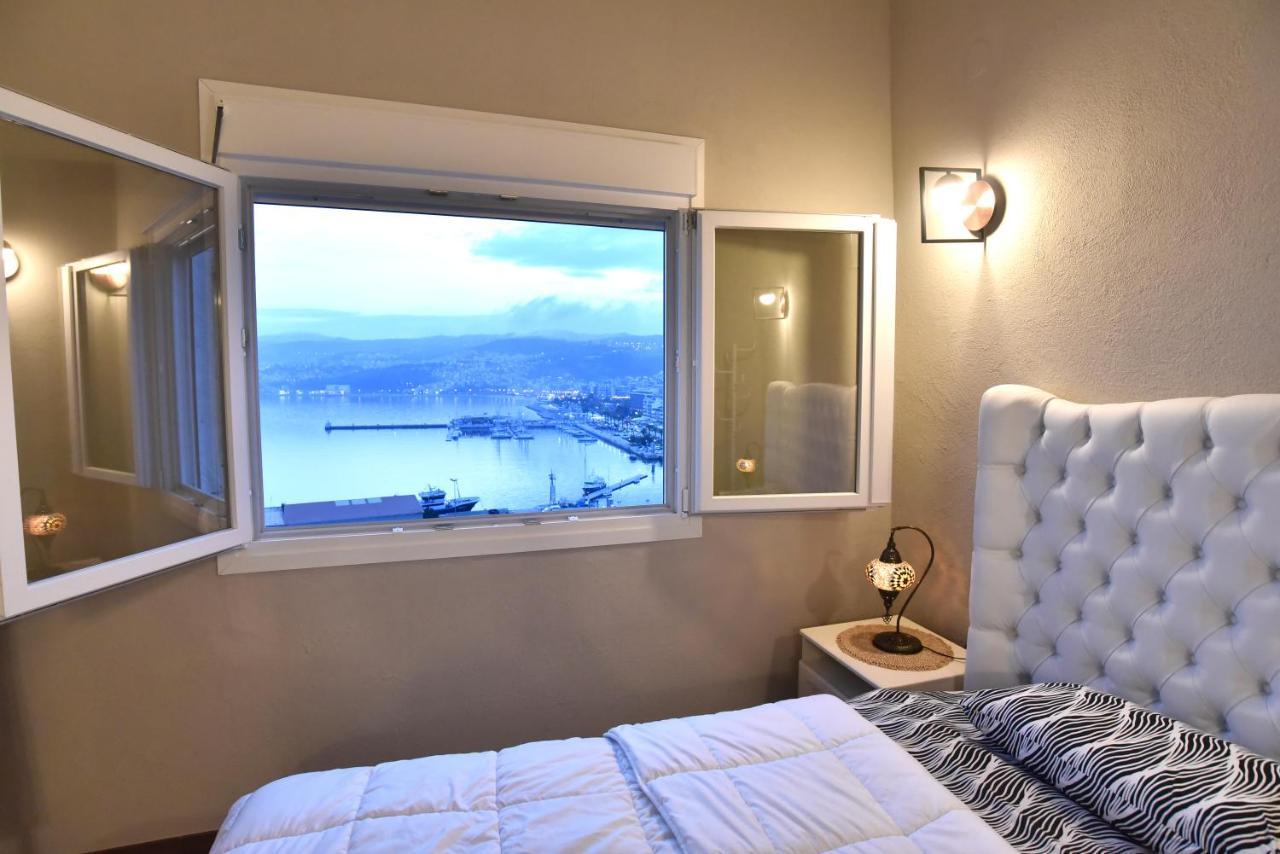 Golden Sea View - Old Town Apartment Кавала Екстериор снимка